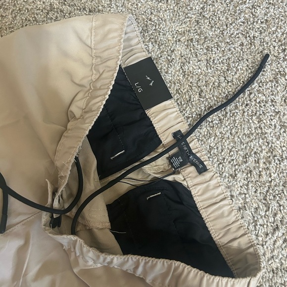 NWT Saks Fifth Avenue Beige Tan Stretch Tech Pant Jogger Quick Dry Sz L Business - Picture 2 of 9